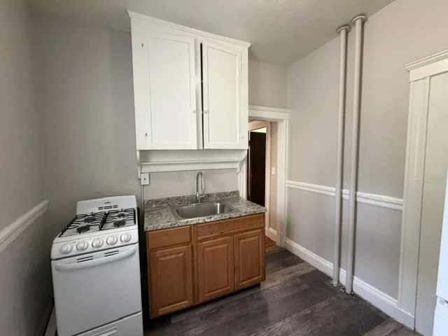 Studio bed, 1 bath apartment for rent at 38 Estes St Unit 4, Lynn — photo 4 of 7