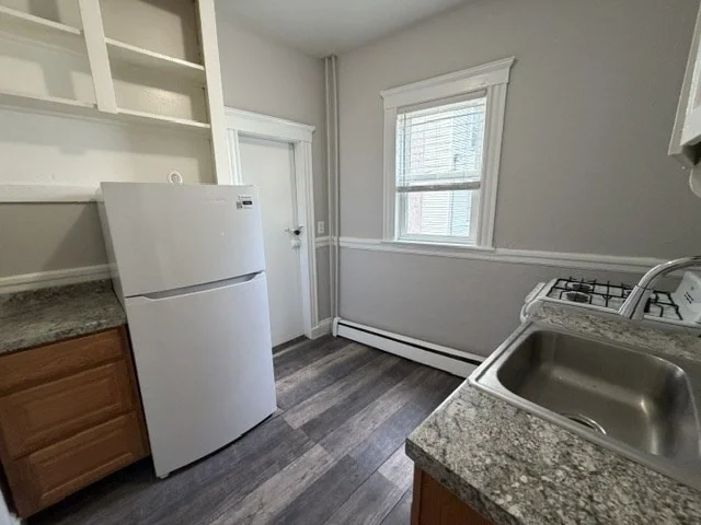 Studio bed, 1 bath apartment for rent at 38 Estes St Unit 4, Lynn — photo 3 of 7