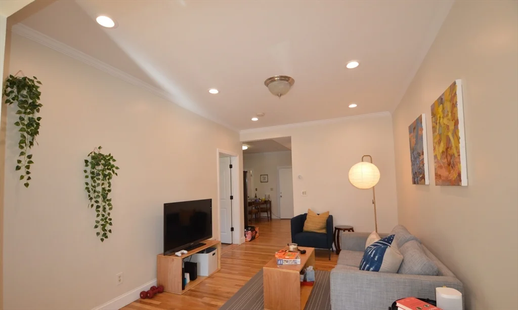 2 bed, 2 bath apartment for rent at 38 Etna St Unit 1, Brighton — photo 4 of 13