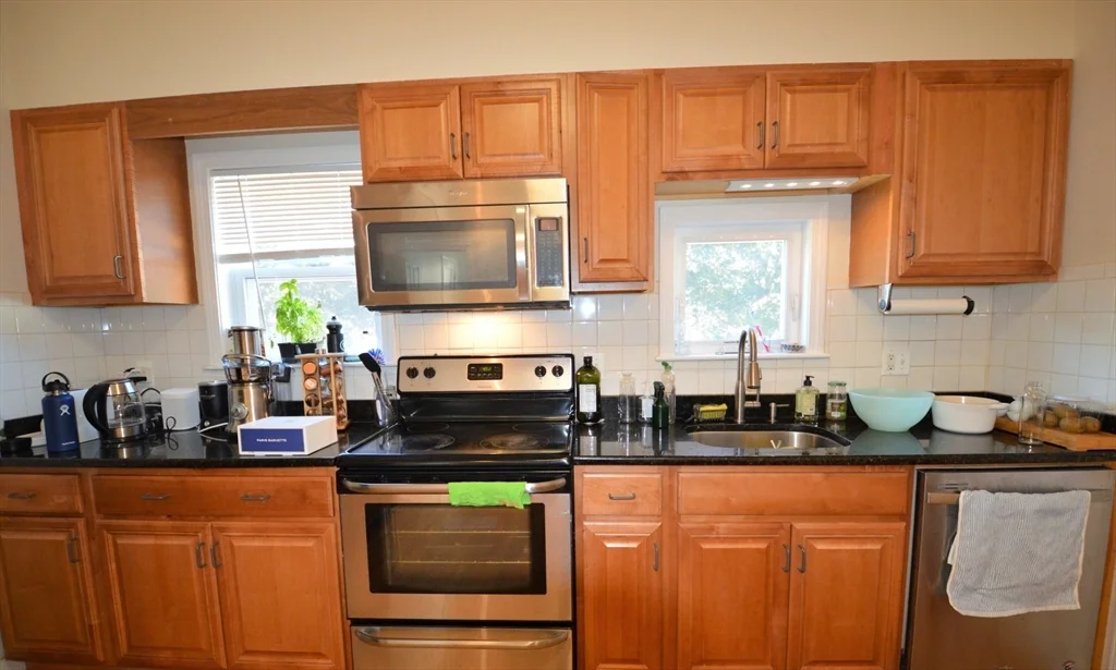 2 bed, 2 bath apartment for rent at 38 Etna St Unit 1, Brighton — photo 7 of 13