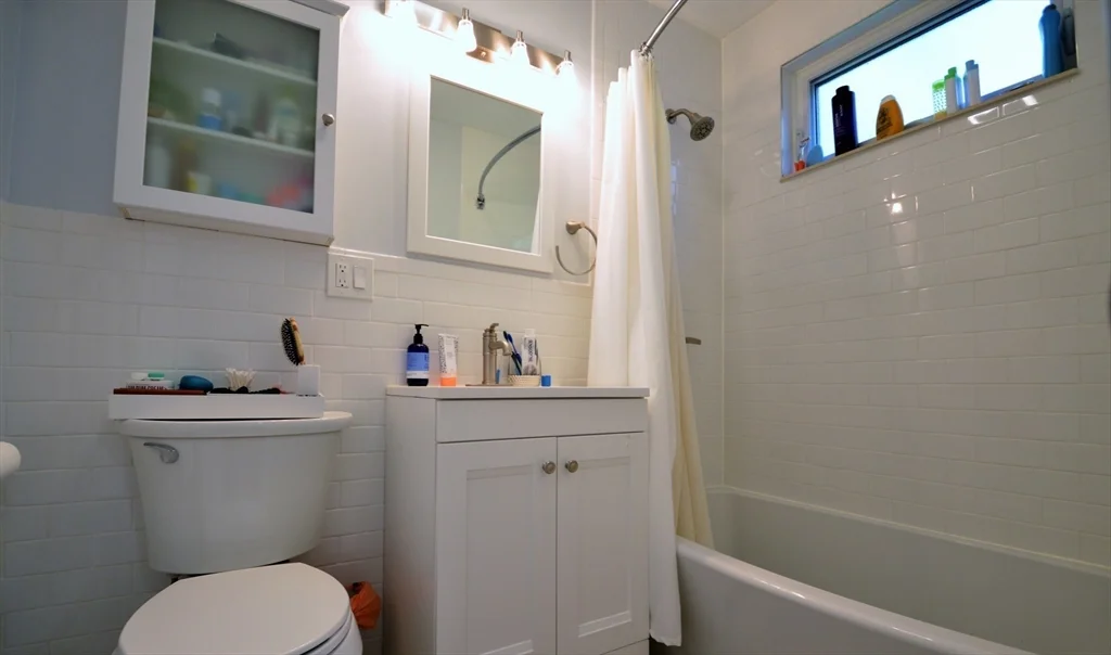 2 bed, 2 bath apartment for rent at 38 Etna St Unit 1, Brighton — photo 8 of 13