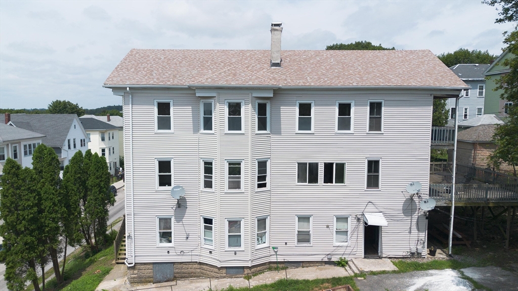 3 bed, 1 bath apartment for rent at 38 Everard St Unit U3, Worcester — photo 1 of 16