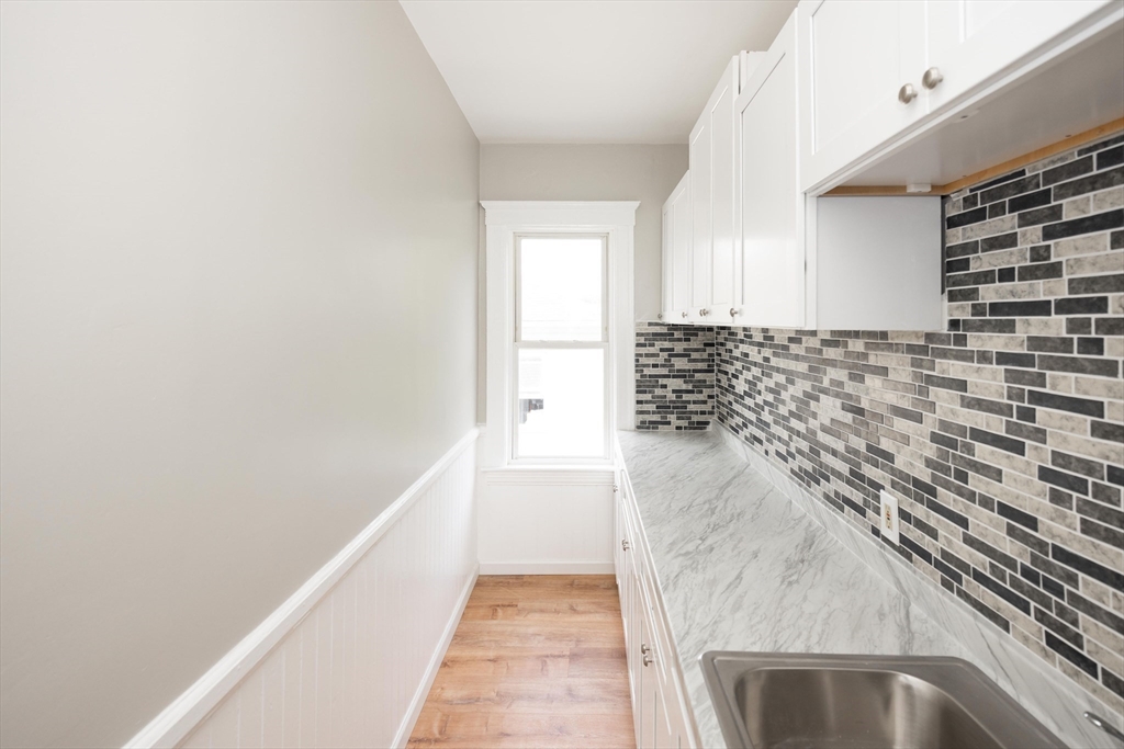 3 bed, 1 bath apartment for rent at 38 Everard St Unit U3, Worcester — photo 4 of 16
