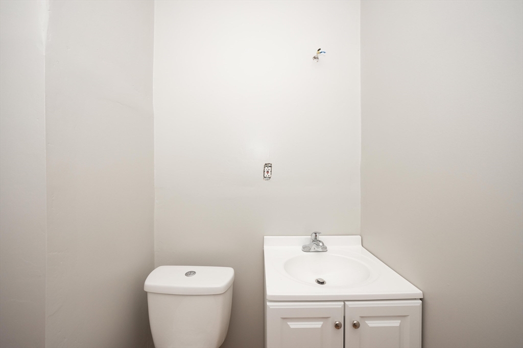 3 bed, 1 bath apartment for rent at 38 Everard St Unit U3, Worcester — photo 14 of 16