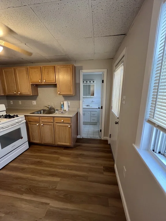2 bed, 1 bath apartment for rent at 38 Everett St Unit 2, Medford — photo 18 of 29