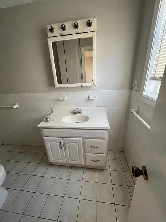2 bed, 1 bath apartment for rent at 38 Everett St Unit 2, Medford — photo 20 of 29