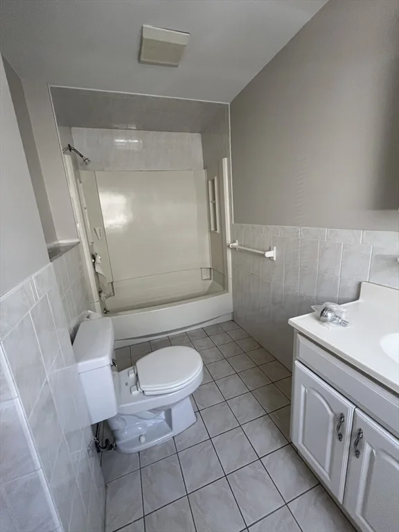 2 bed, 1 bath apartment for rent at 38 Everett St Unit 2, Medford — photo 19 of 29