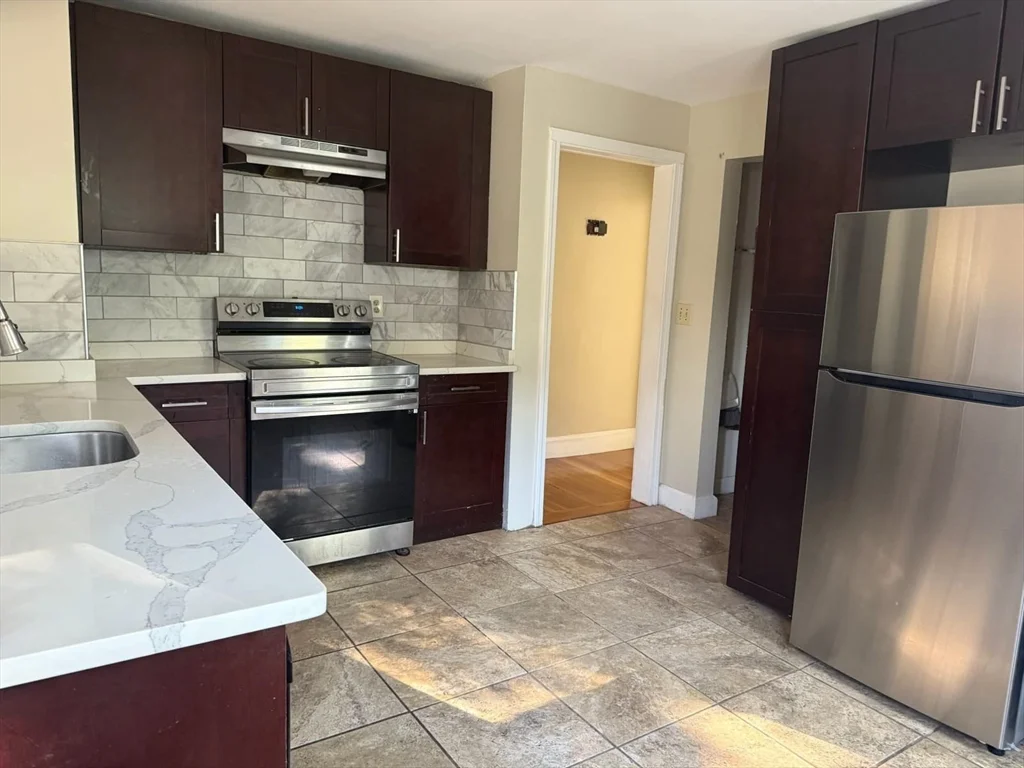 3 bed, 1 bath apartment for rent at 38 Everton St Unit 2, Dorchester's Mount Bowdoin — photo 1 of 9