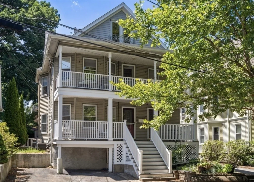 1 bed, 1 bath apartment for rent at 38 Falmouth St Unit 38, Belmont