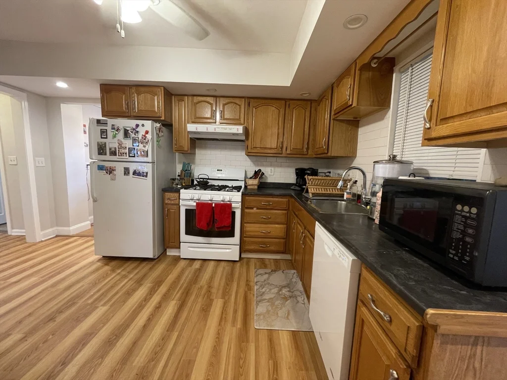 2 bed, 1 bath apartment for rent at 38 Faxon St Unit 38, Nonantum — photo 3 of 17