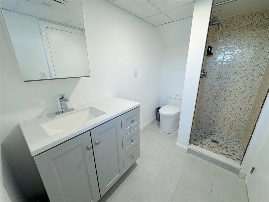 2 bed, 1 bath apartment for rent at 38 Fern Rd Unit B, Medford — photo 6 of 10