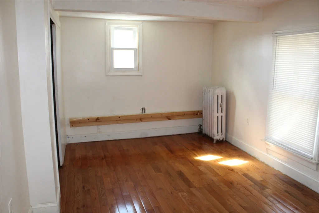 3 bed, 1 bath apartment for rent at 38 Fisk Ave, Magoun Square — photo 11 of 13
