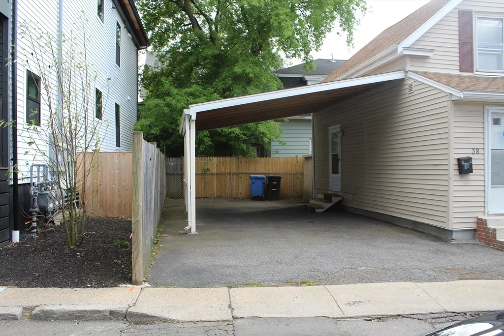 3 bed, 1 bath apartment for rent at 38 Fisk Ave, Magoun Square — photo 3 of 13