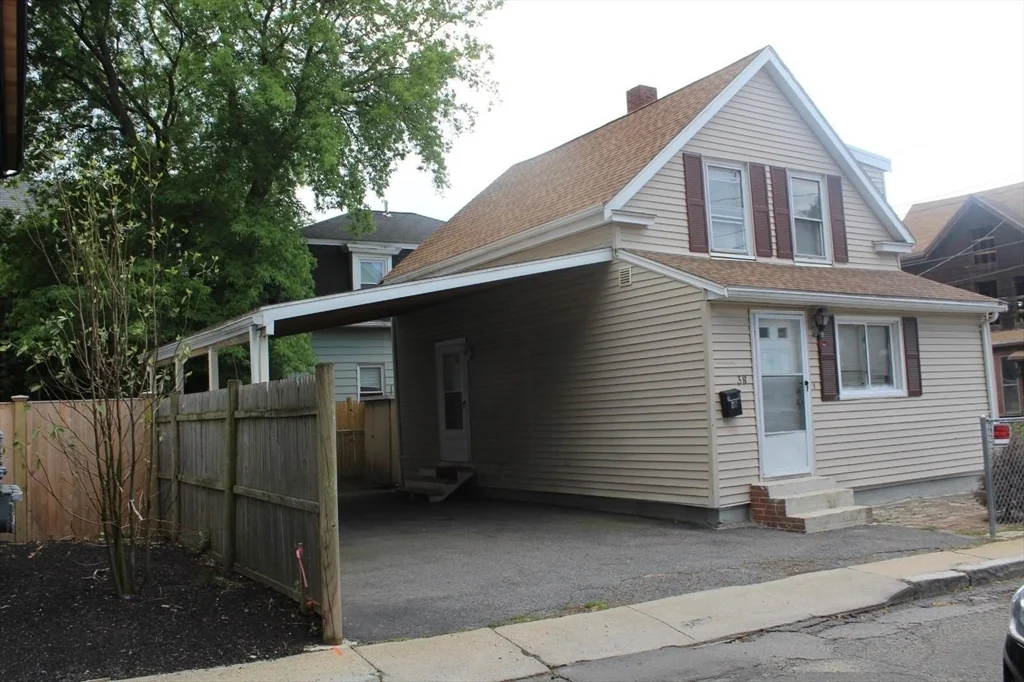 3 bed, 1 bath apartment for rent at 38 Fisk Ave, Magoun Square — photo 1 of 13