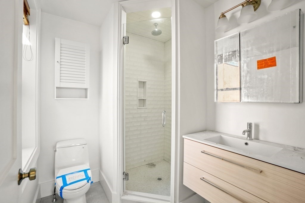 2 bed, 2 bath apartment for rent at 38 Fleet St Unit 3, North End — photo 4 of 9