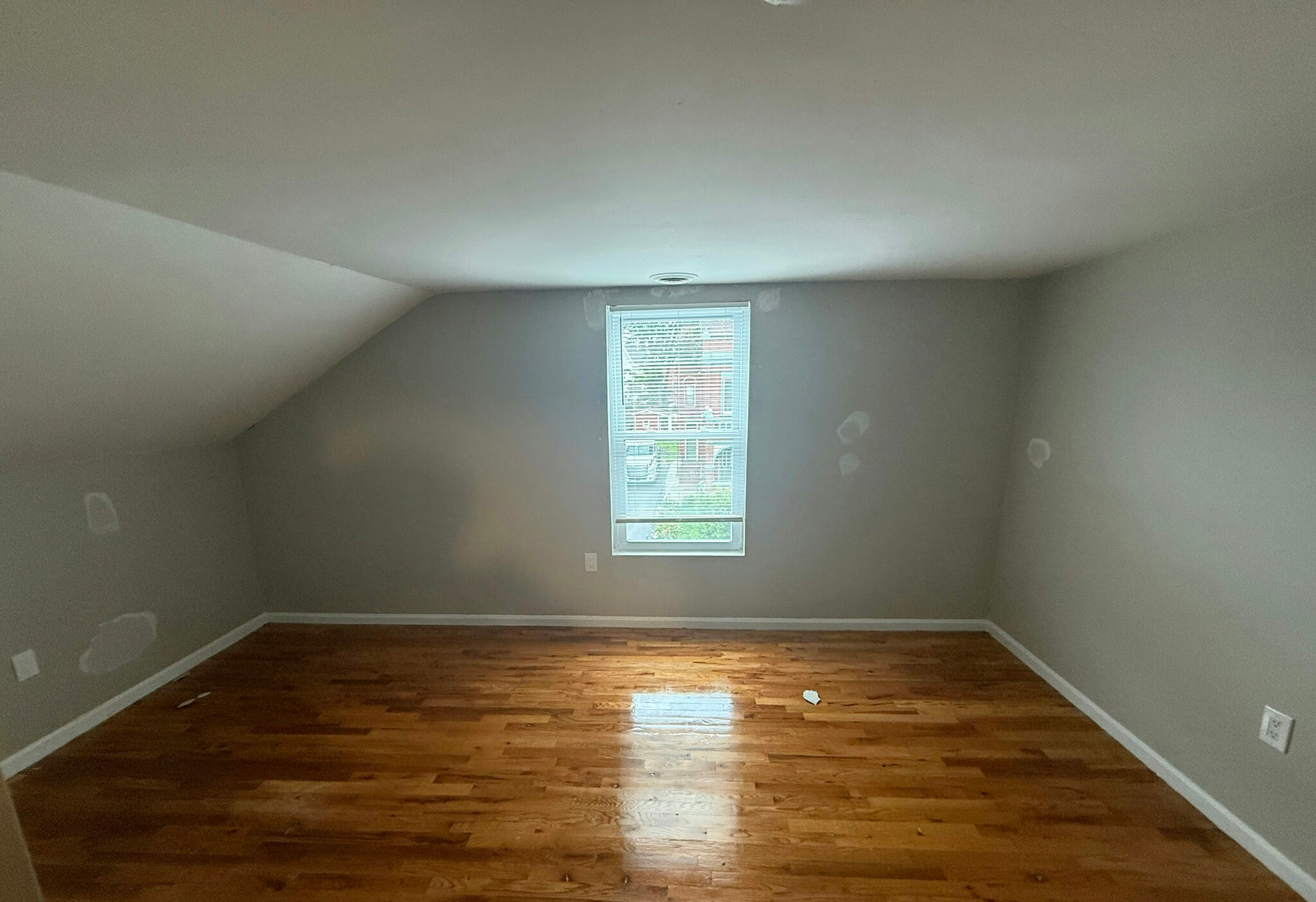 4 bed, 1 bath apartment for rent at 38 Forest Hills St Unit 2, Jamaica Plain — photo 4 of 10