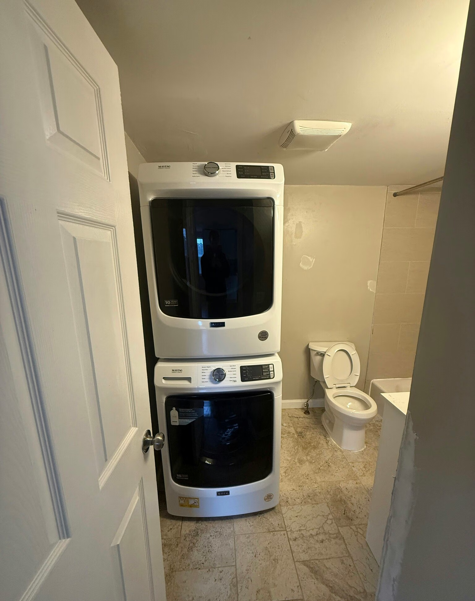 4 bed, 1 bath apartment for rent at 38 Forest Hills St Unit 2, Jamaica Plain — photo 2 of 10