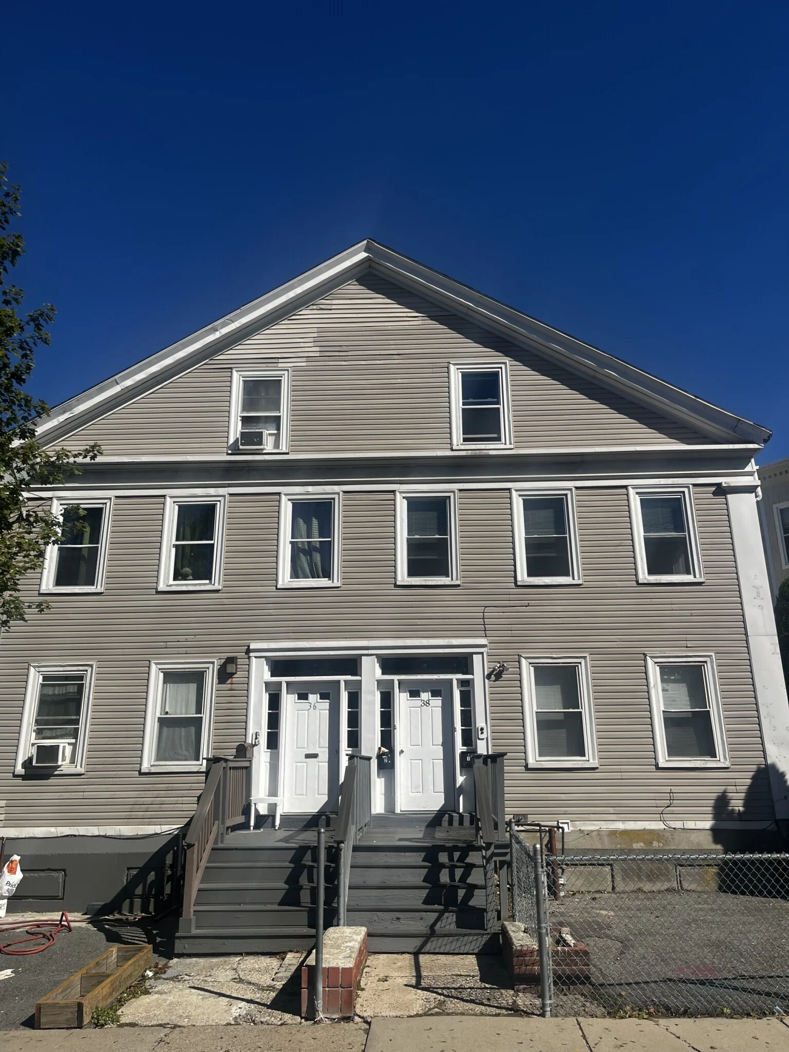 4 bed, 1 bath apartment for rent at 38 Forest St Unit 2, Roxbury — photo 13 of 14