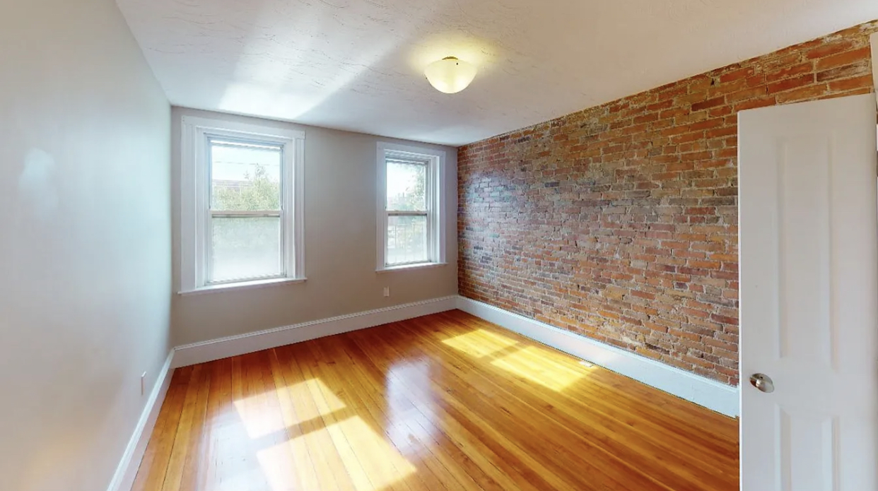 4 bed, 1 bath apartment for rent at 38 Frankfort St Unit 2, East Boston