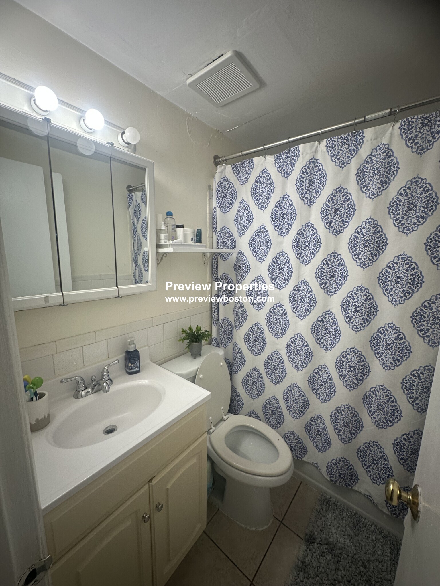 2 bed, 1 bath apartment for rent at 38 Garden St Unit 2P, Beacon Hill — photo 5 of 6