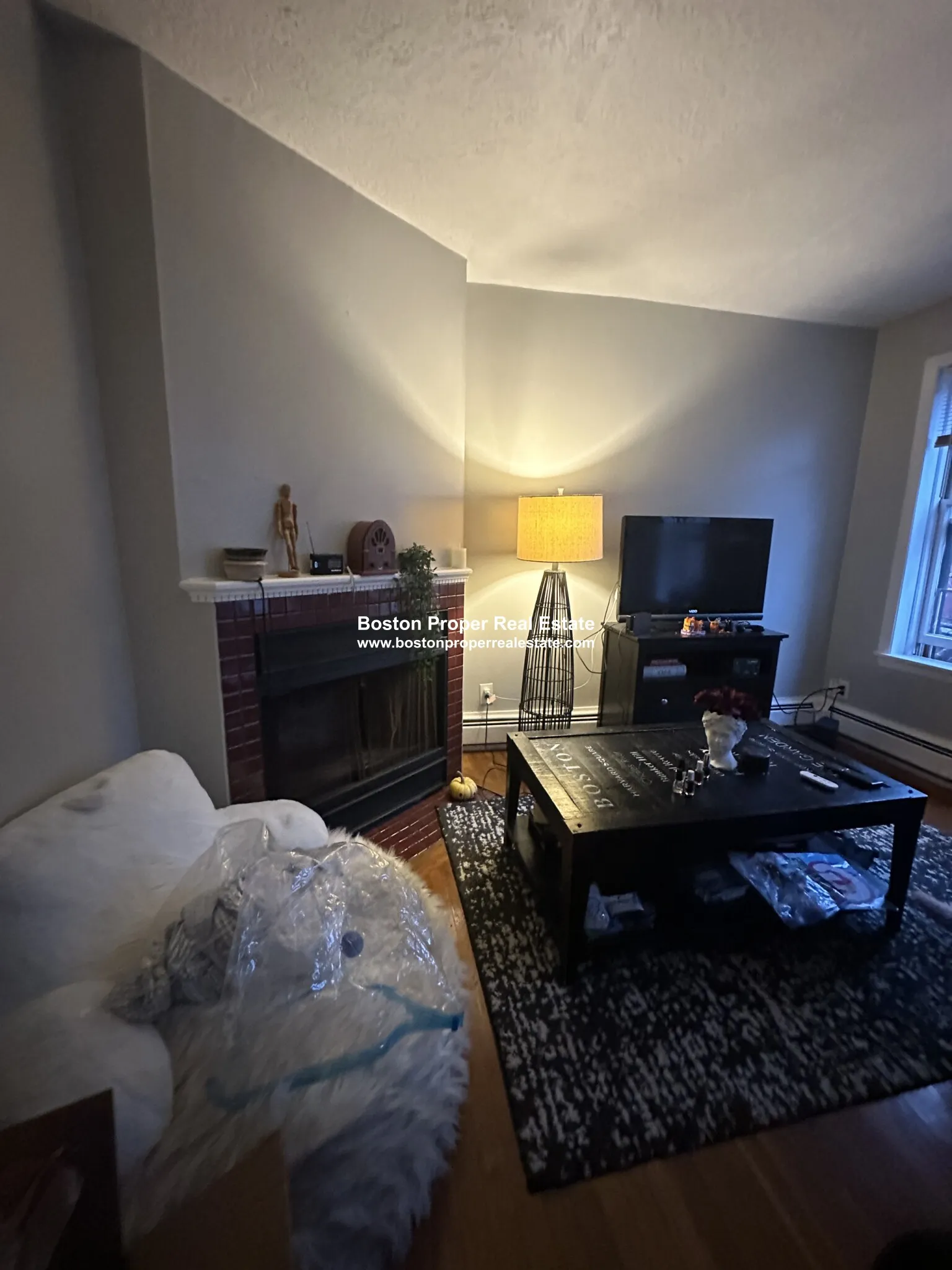 2 bed, 1 bath apartment for rent at 38 Garden St Unit 4, Beacon Hill