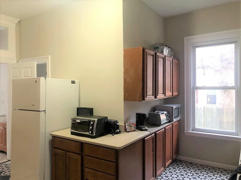 7 bed, 2 bath apartment for rent at 38 Gardner St, Allston — photo 5 of 11