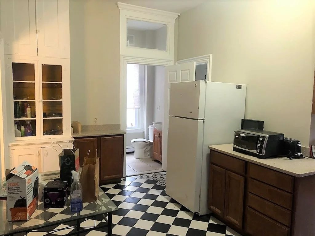7 bed, 2 bath apartment for rent at 38 Gardner St, Allston — photo 4 of 11
