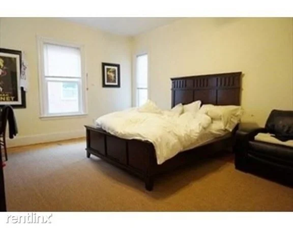 7 bed, 2 bath apartment for rent at 38 Gardner St, Allston — photo 2 of 11