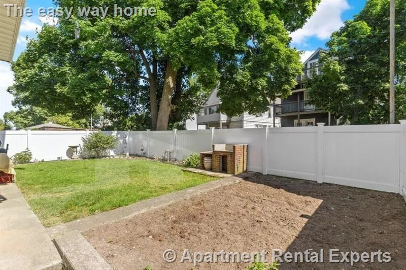 2 bed, 1 bath apartment for rent at 38 George St Unit 1, Tufts — photo 15 of 15