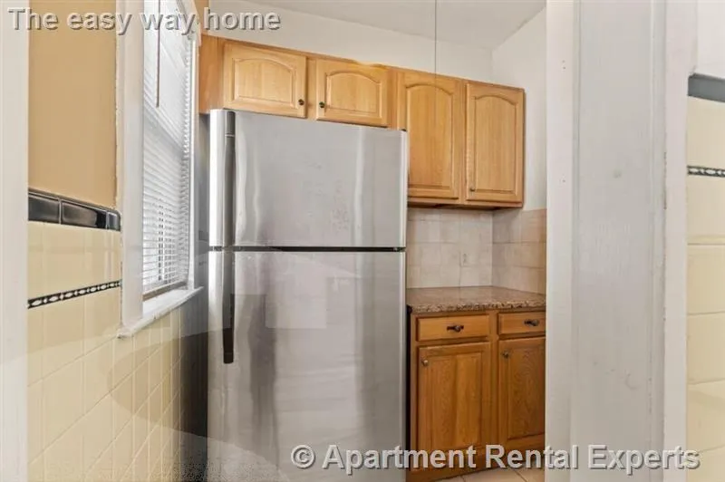 2 bed, 1 bath apartment for rent at 38 George St Unit 1, Tufts — photo 5 of 15