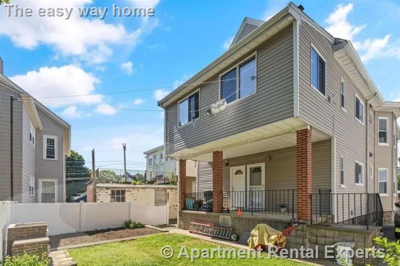 2 bed, 1 bath apartment for rent at 38 George St Unit 1, Tufts — photo 13 of 15