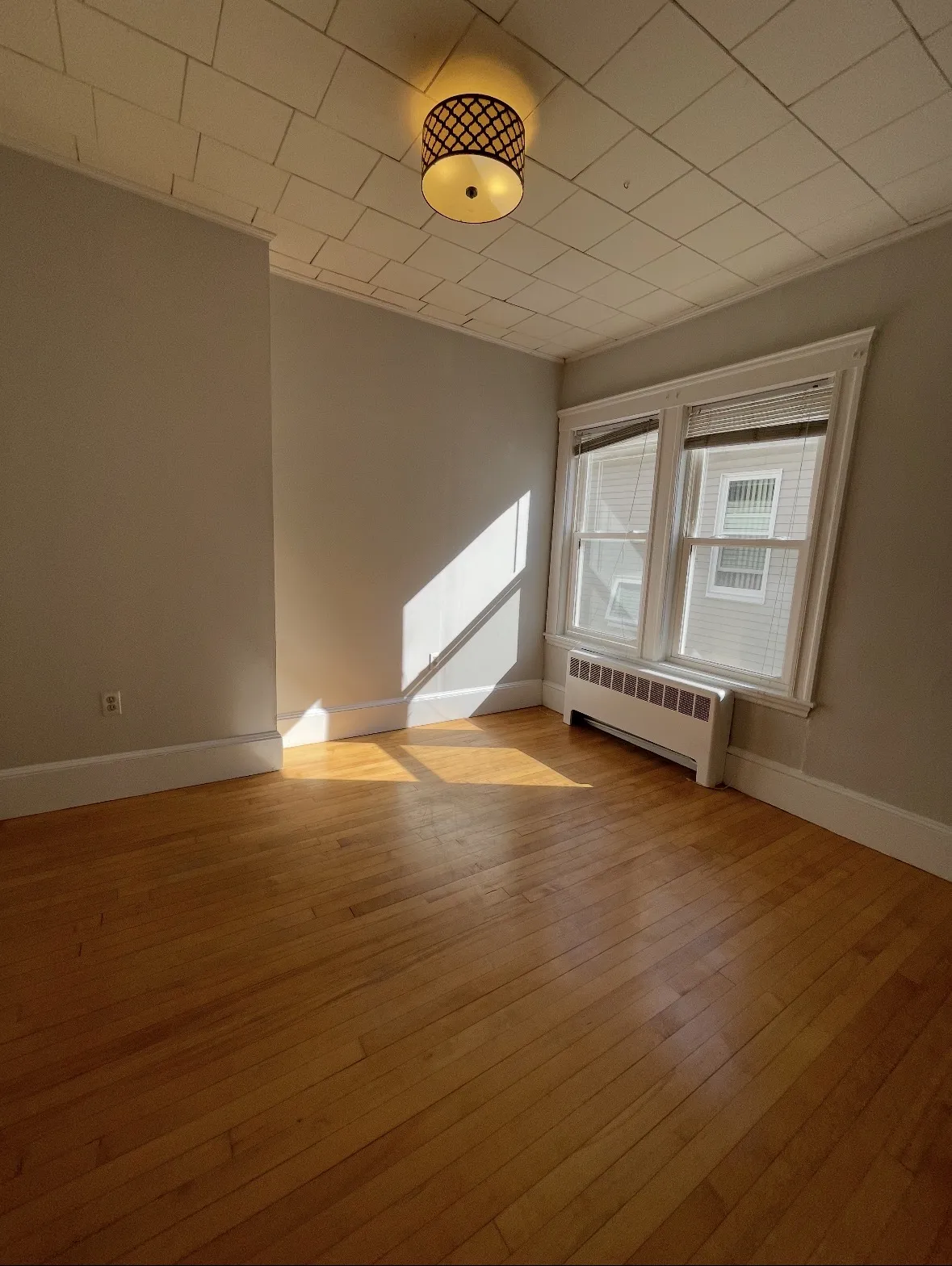 3 bed, 1 bath apartment for rent at 38 George St Unit 1A, South Medford — photo 4 of 17