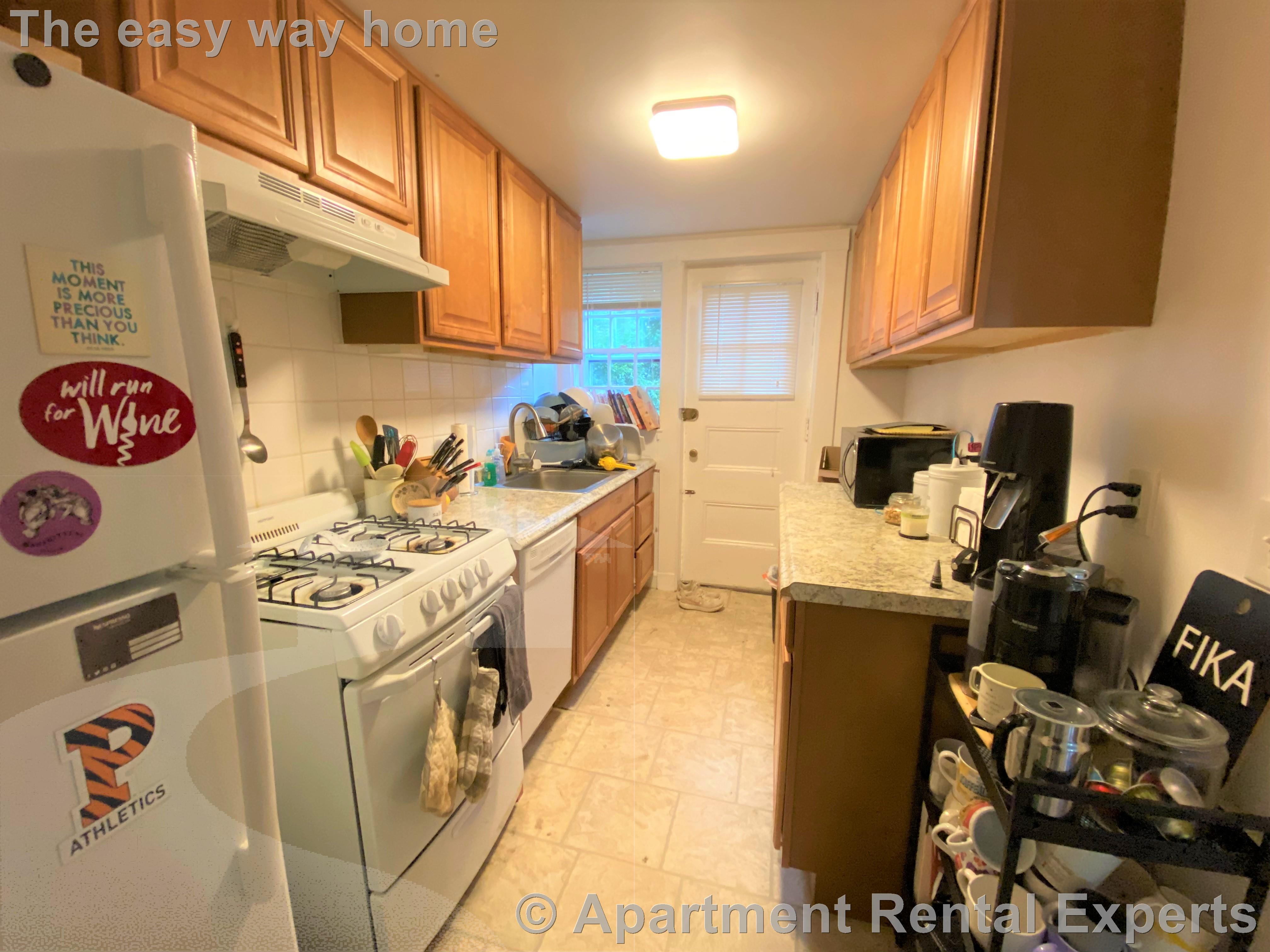 2 bed, 1 bath apartment for rent at 38 Gibson St Unit 2A, Harvard Square — photo 3 of 12