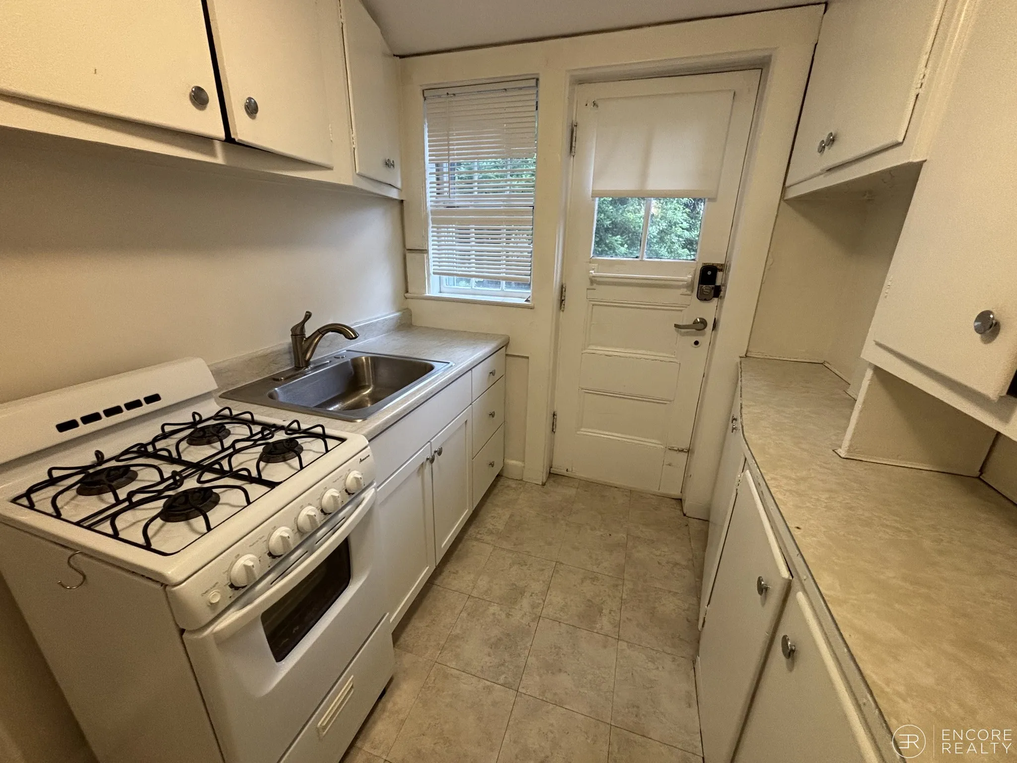 1 bed, 1 bath apartment for rent at 38 Gibson St Unit 3B, West Cambridge — photo 5 of 5