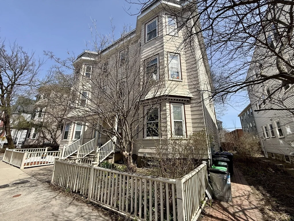 2 bed, 1 bath apartment for rent at 38 Goldsmith St Unit 3, Jamaica Plain — photo 22 of 23