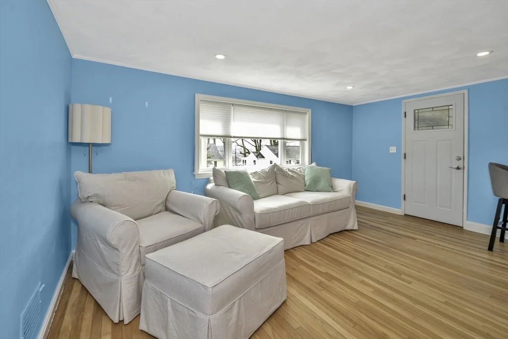 4 bed, 2 bath apartment for rent at 38 Grassmere Rd, Hyde Park — photo 3 of 26