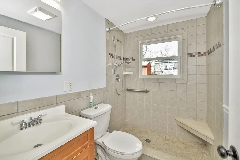 4 bed, 2 bath apartment for rent at 38 Grassmere Rd, Hyde Park — photo 22 of 26