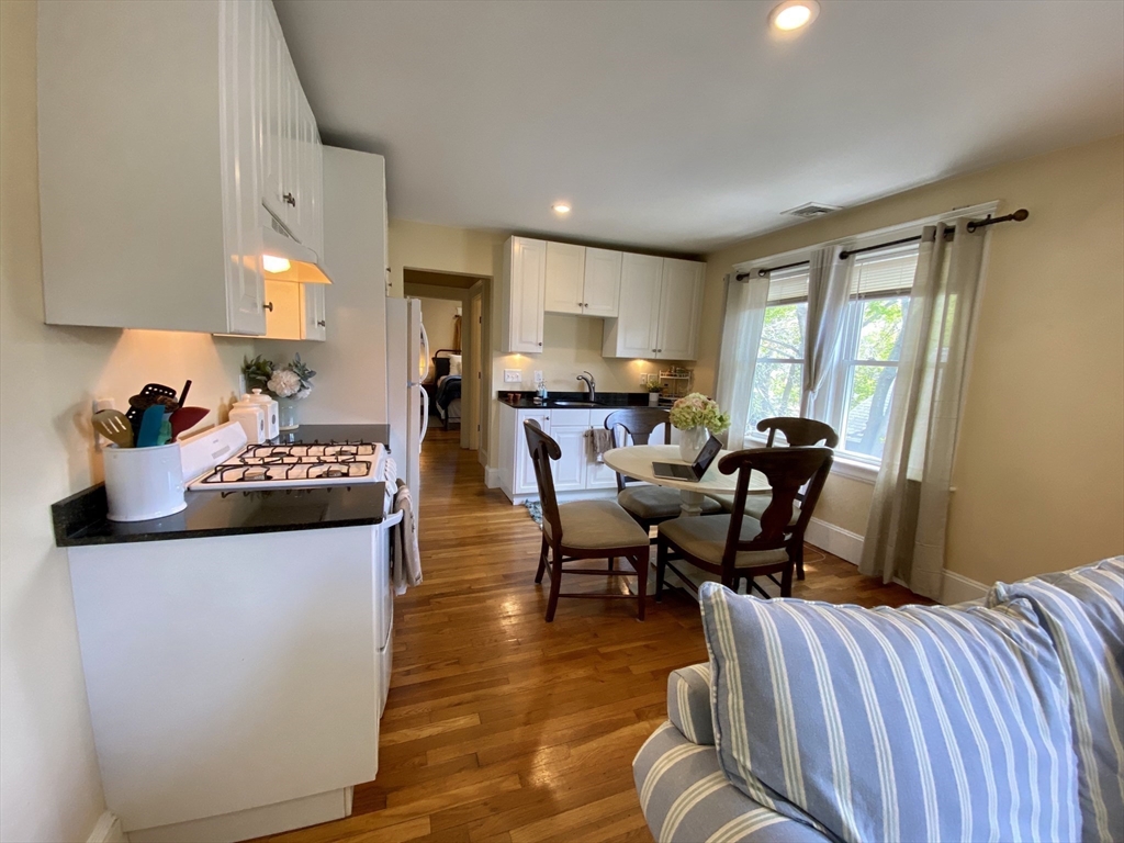 1 bed, 1 bath apartment for rent at 38 Grossman Unit 1R, Quincy — photo 3 of 10