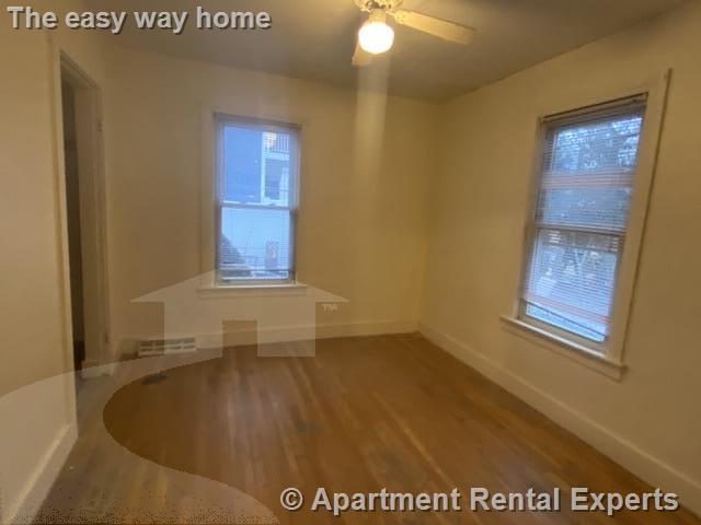 3 bed, 1 bath apartment for rent at 38 Hanson St Unit 1, Ward Two — photo 2 of 6