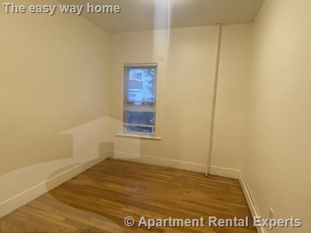 3 bed, 1 bath apartment for rent at 38 Hanson St Unit 1, Ward Two — photo 3 of 6