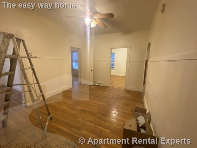 3 bed, 1 bath apartment for rent at 38 Hanson St Unit 1, Ward Two — photo 5 of 6