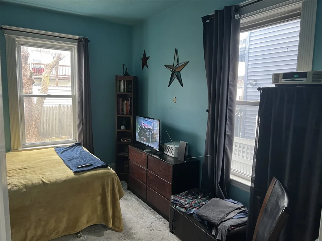 3 bed, 1 bath apartment for rent at 38 Hawthorn Ave Unit 1, Winthrop — photo 8 of 13