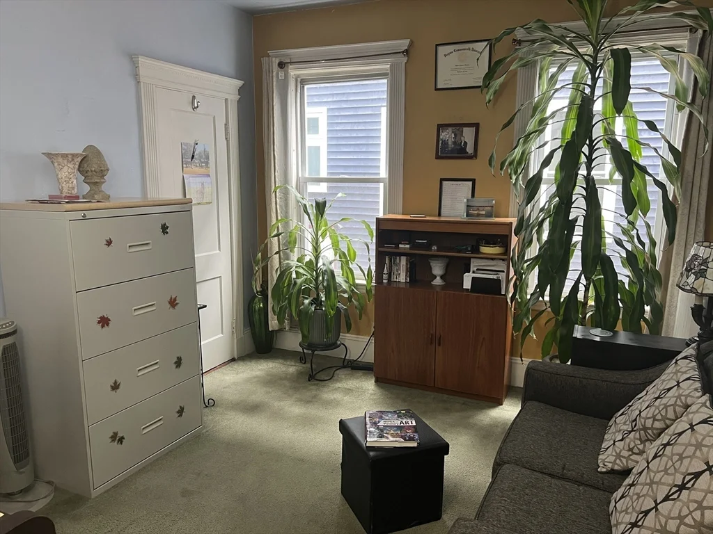 3 bed, 1 bath apartment for rent at 38 Hawthorn Ave Unit 1, Winthrop — photo 11 of 13