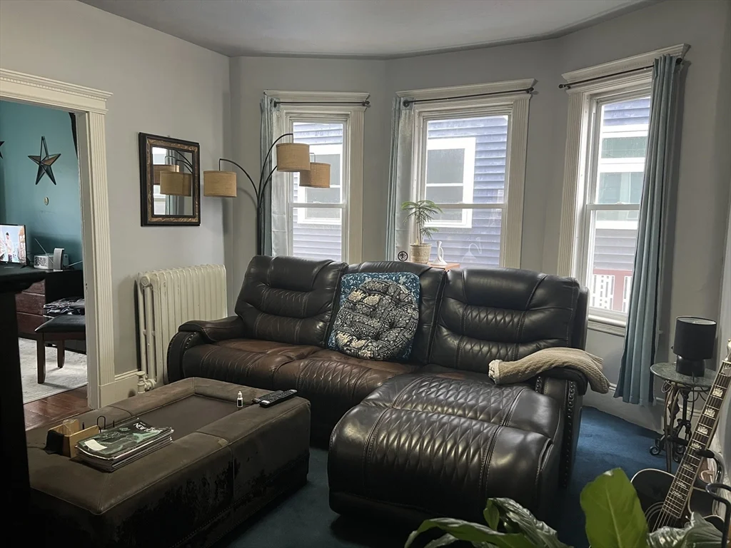 3 bed, 1 bath apartment for rent at 38 Hawthorn Ave Unit 1, Winthrop — photo 6 of 13
