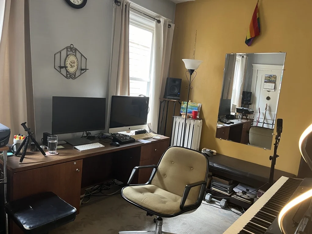 3 bed, 1 bath apartment for rent at 38 Hawthorn Ave Unit 1, Winthrop — photo 9 of 13