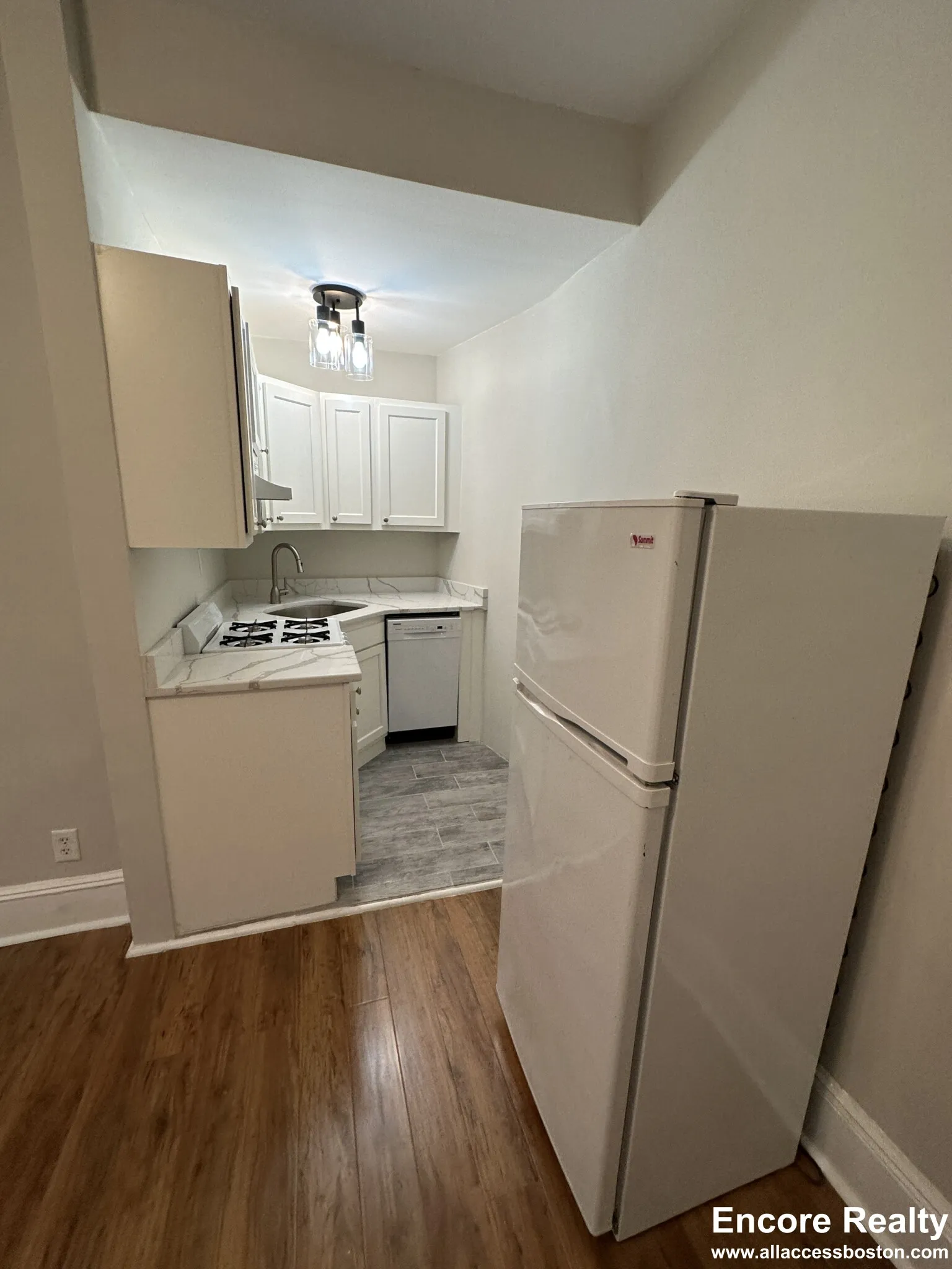 Studio bed, 1 bath apartment for rent at 38 Hemenway St Unit 15, Fenway — photo 4 of 10