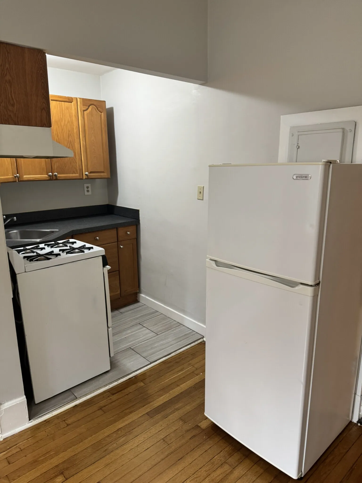 Studio bed, 1 bath apartment for rent at 38 Hemenway St Unit 18, Fenway — photo 3 of 19