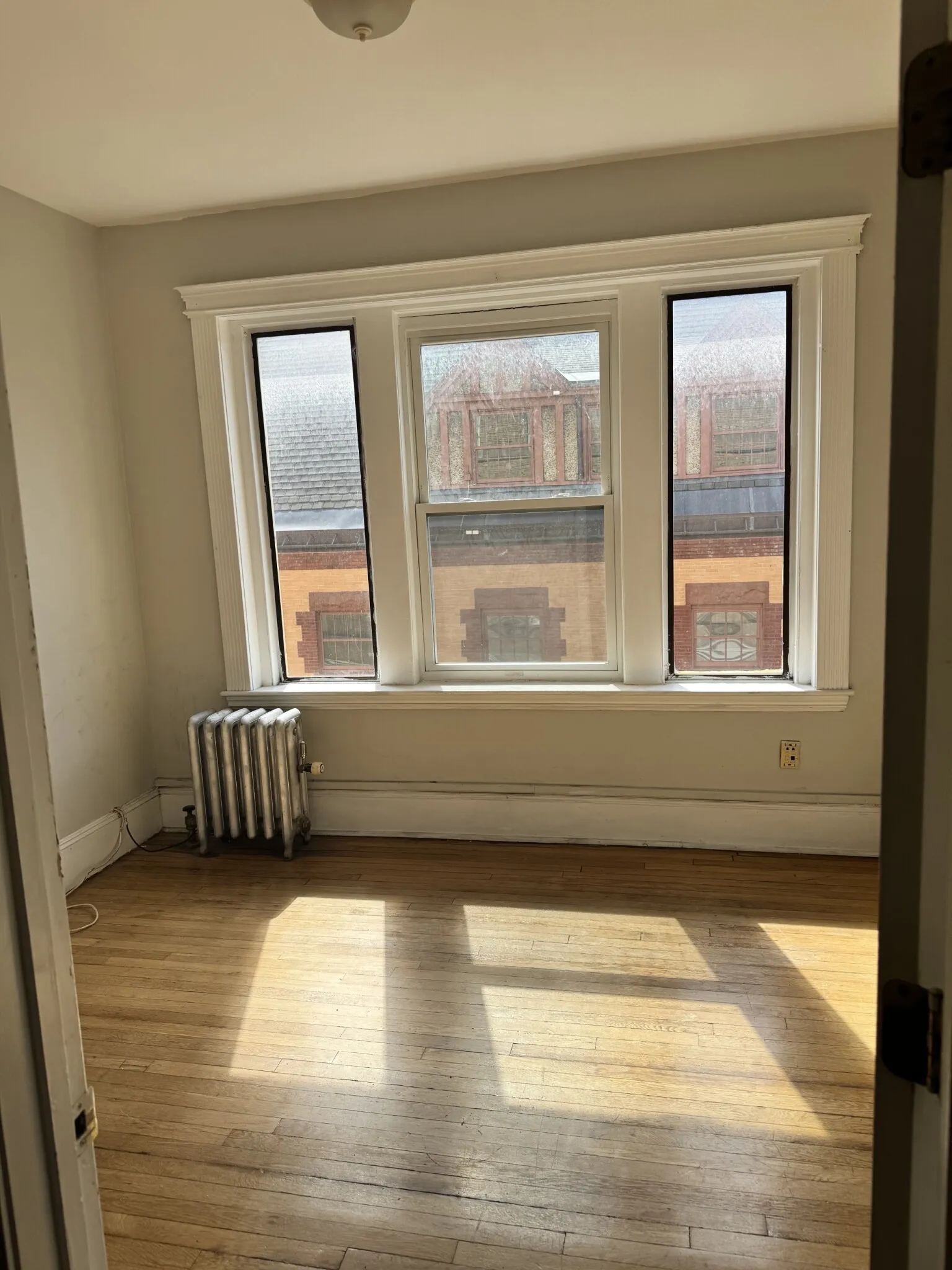 3 bed, 1 bath apartment for rent at 38 Hemenway St Unit 22, Fenway — photo 8 of 27
