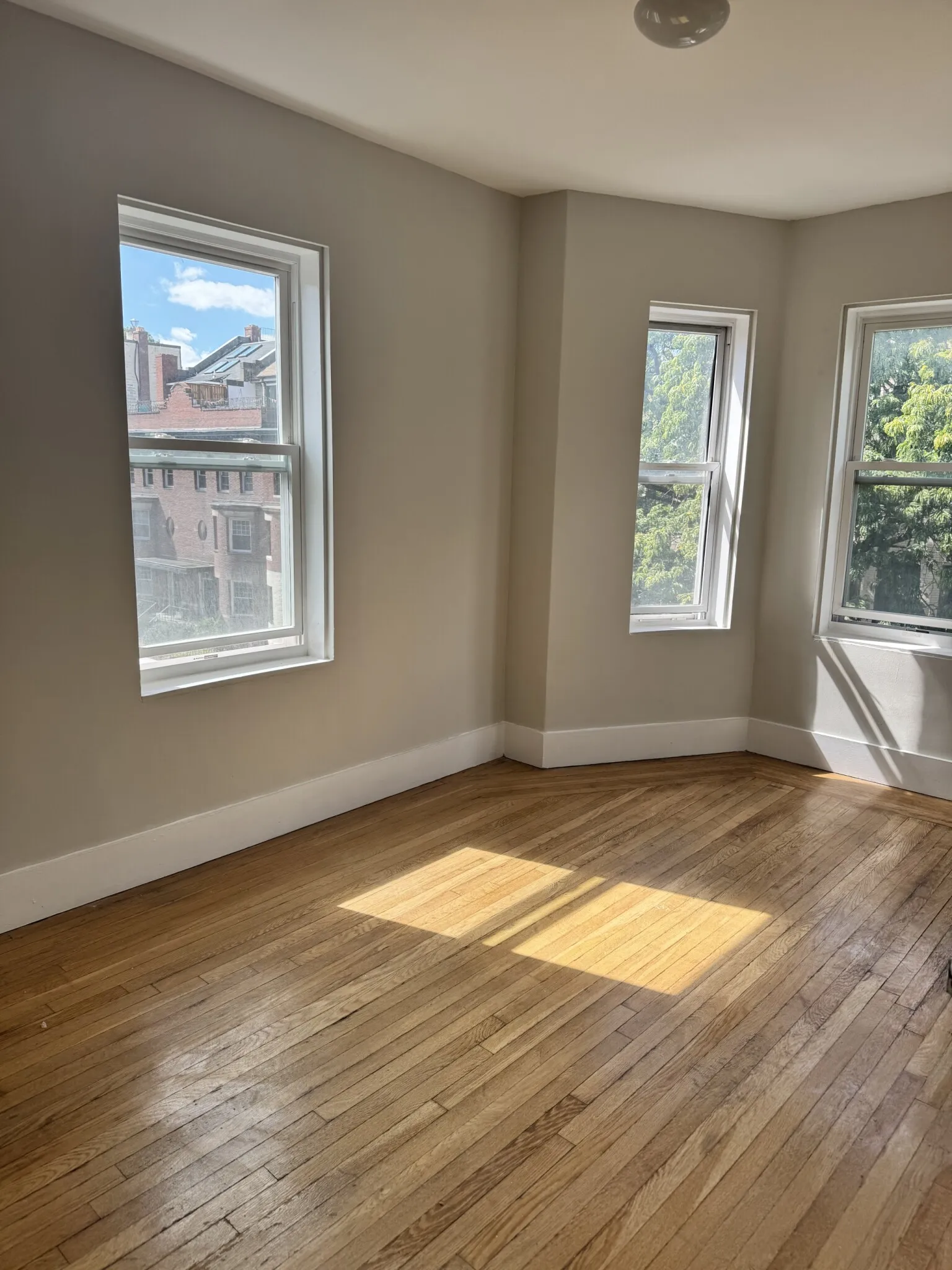 3 bed, 1 bath apartment for rent at 38 Hemenway St Unit 22, Fenway — photo 9 of 27