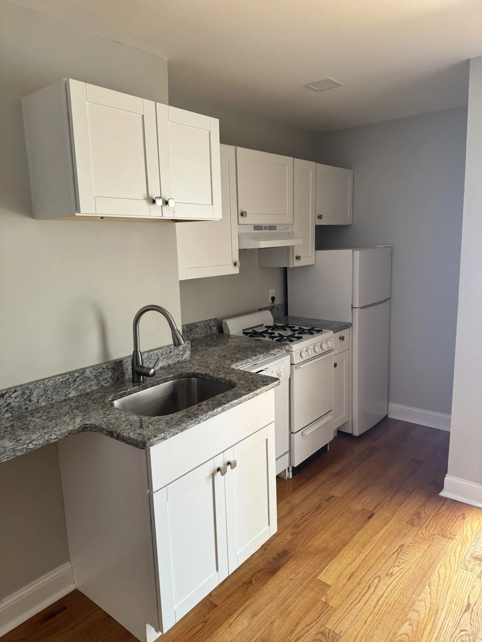 1 bed, 1 bath apartment for rent at 38 Hemenway St Unit 23, Fenway — photo 2 of 32